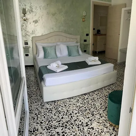 Couette-café Poesia 3*